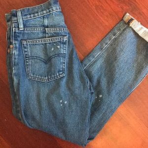 LEVI’S HIGHWAISTED JEANS